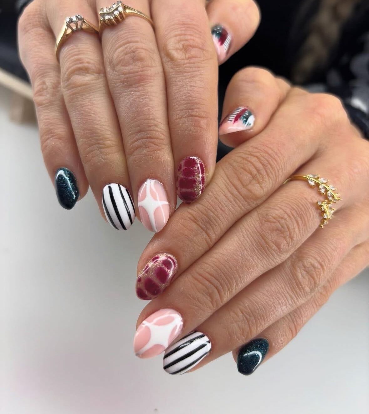 Mix-and-match set: cat-eye, stripes, tortoiseshell and abstract